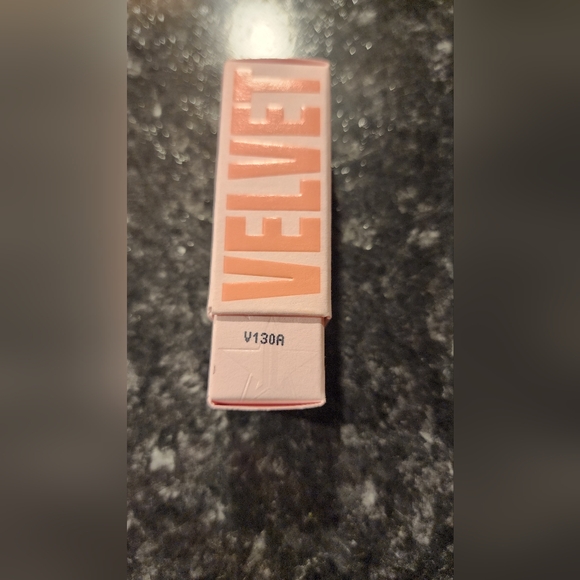 NEW Jeffree Star Velvet Trap Ranch Girl - Picture 3 of 4